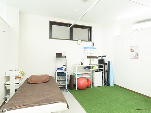 BIRDIE 青砥整骨院・施術ベット BIRDIE 青砥整骨院・施術ベット